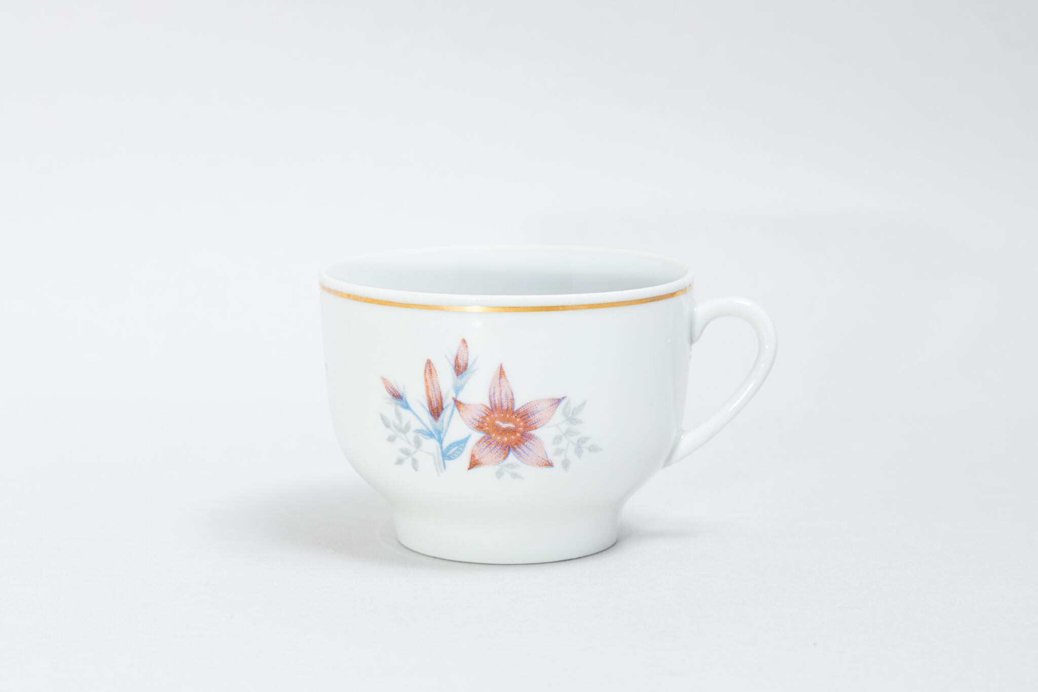 ヴィンテージ 花柄のカップ ドヴビシュスク磁器工場 旧ソ連 0347