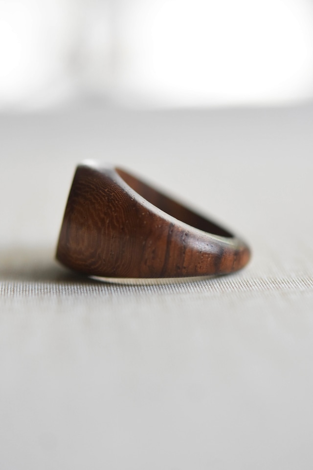 IORI/"HERMES" ring/wood sellier