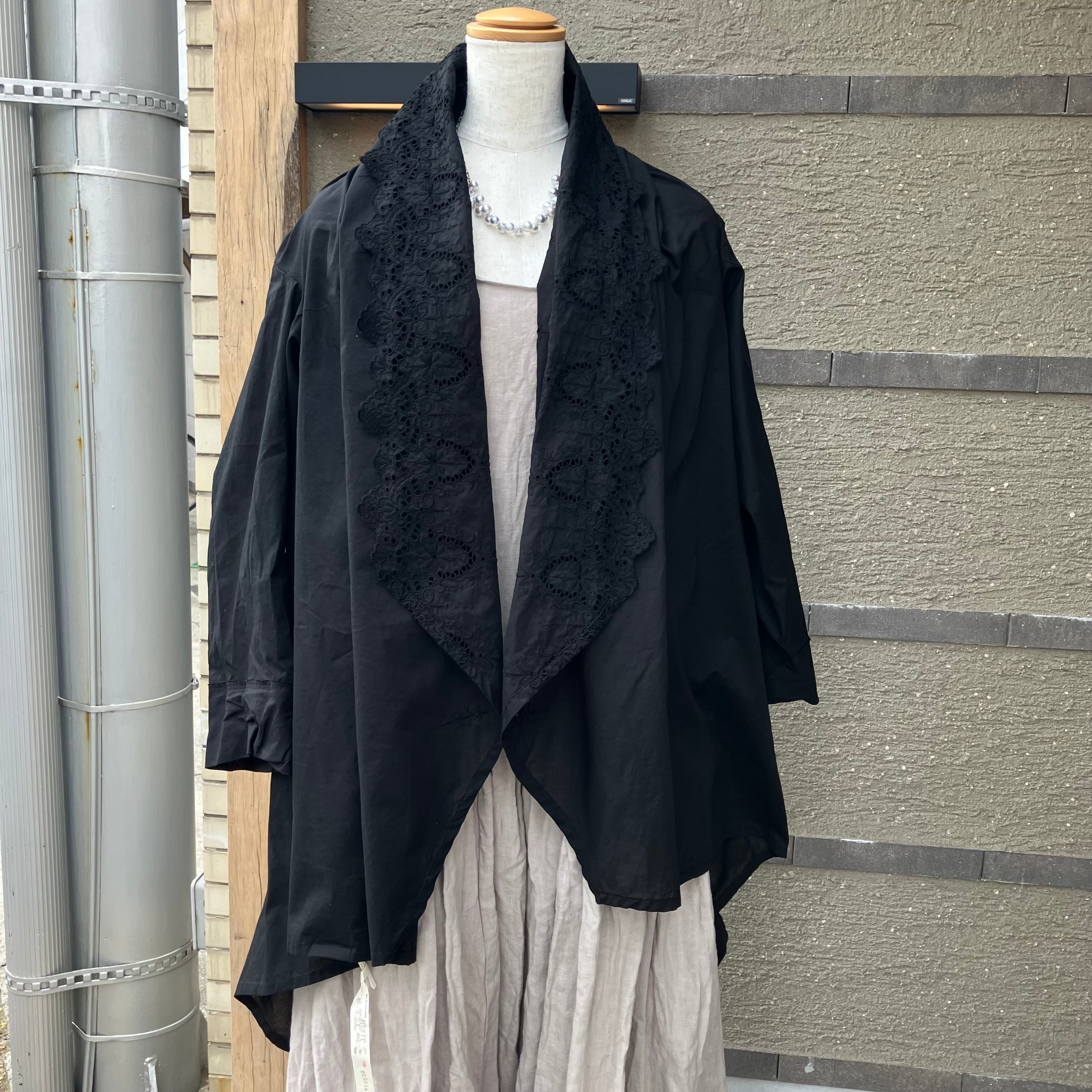 袖付きストール コットンブラックスカラップ Sa-Rah