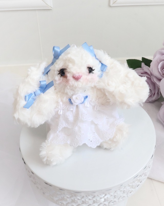 ウサギちゃんチェーン付きぬいぐるみ【サックス】