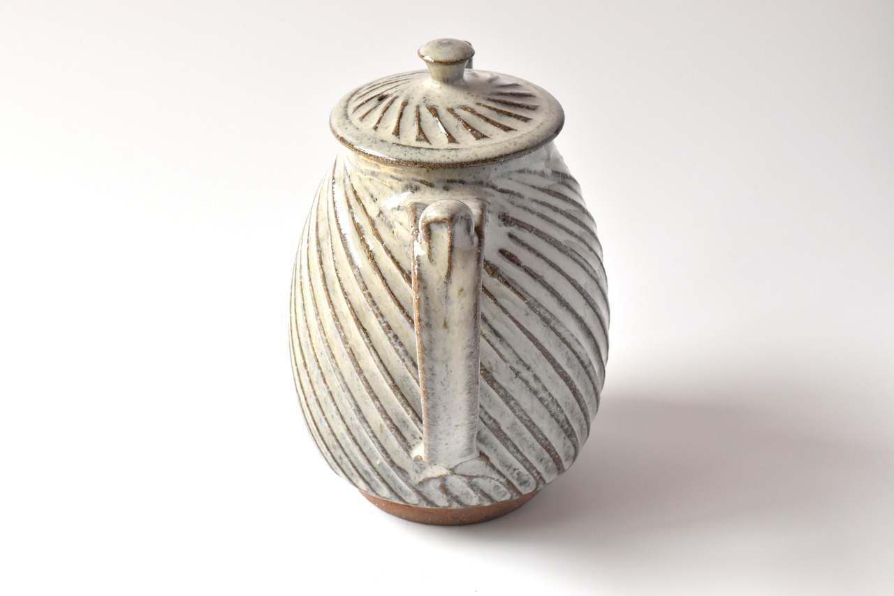 小代瑞穂窯 / 福田るい : しのぎ ポット (大) 白