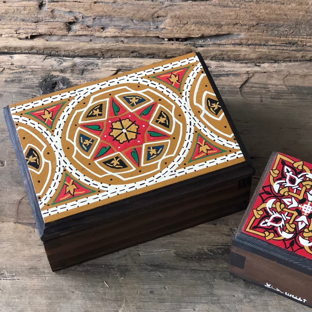 パレスチナ雑貨 アラベスク模様の木箱 大 Tatreez Heirloom エアルーム Clothing Fabrics