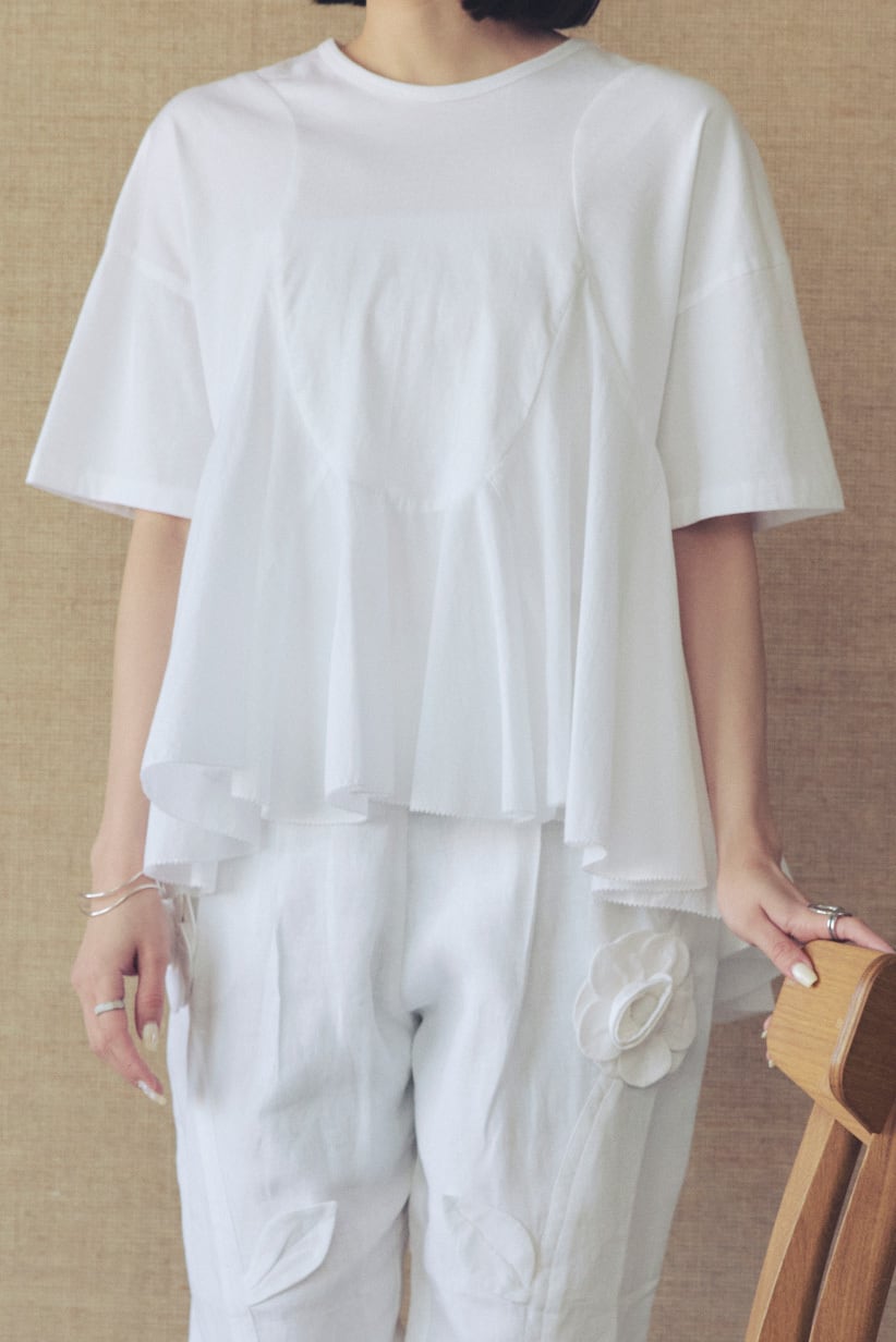 AAYUSHI ペプラムラッフルTシャツ 大草直子さんご紹介アイテム 予約商品》〔SGN0921〕ペプラムラッフルTシャツ(大草直子さんご紹介