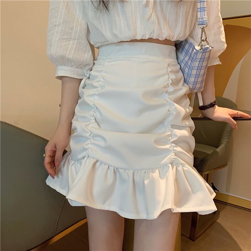 スカート レディース フリル 膝丈 シャーリング ギャザー ひざ丈 ミニ マーメイド ハイウエスト かわいい 大人可愛い きれいめ 無地 上品 エレガント 清楚 フェミニン おしゃれ お洒落 綺麗 お嬢様 おとな ラブリー キュート ガーリー ロマンチック 抜け感 華やか 主役級 存在感 無地 OL 通勤 学生 通学 デート お出かけ 女子会 美術館巡り お買い物 S M L ブラック ホワイト 白 黒 20代 30代 40代 普段使い コーデ トレンド インスタ映え 送料無料