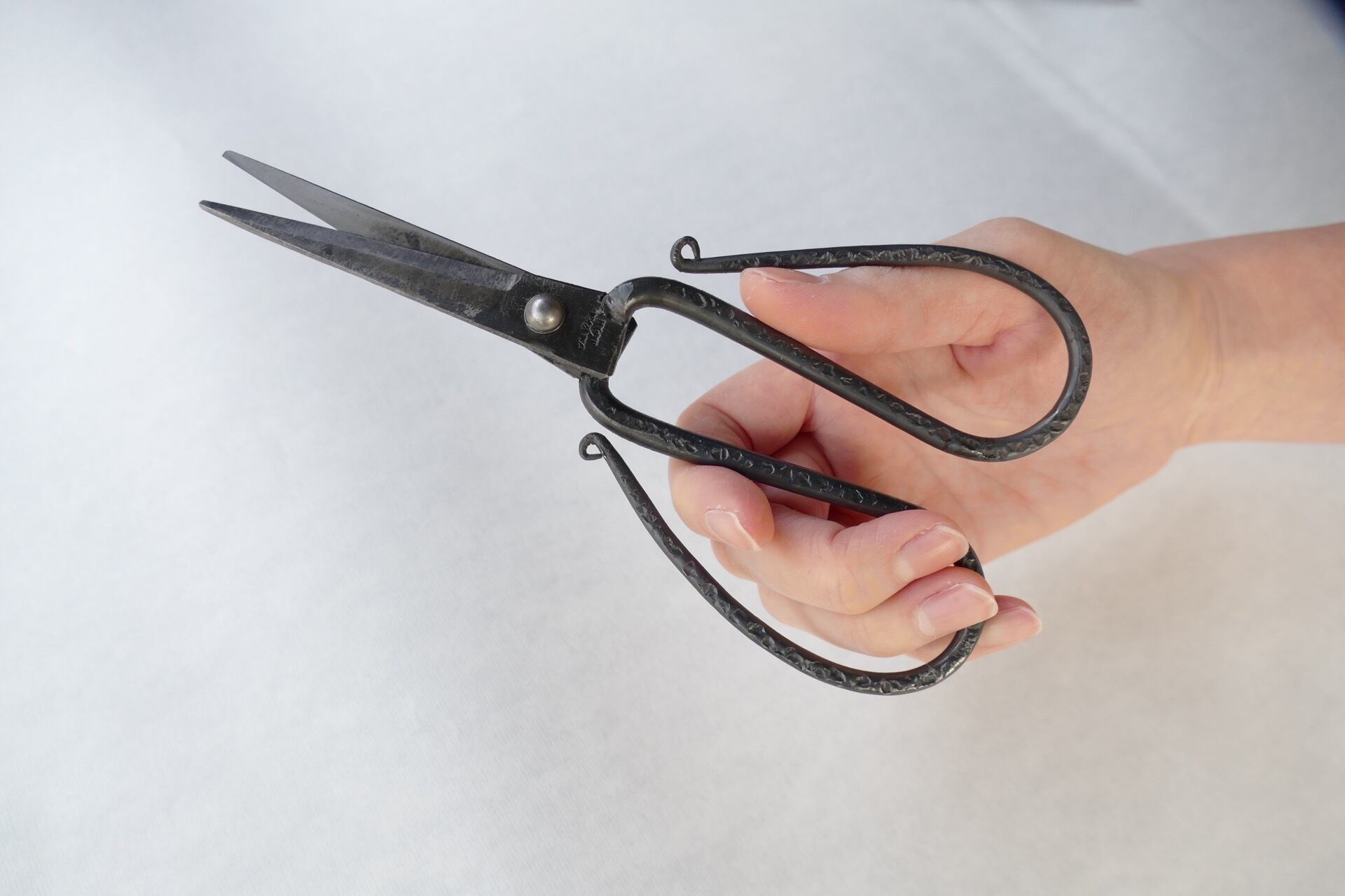 TAjiKA iron HOUSEHOLD SHEARS | nishinohara online store nakaniwa