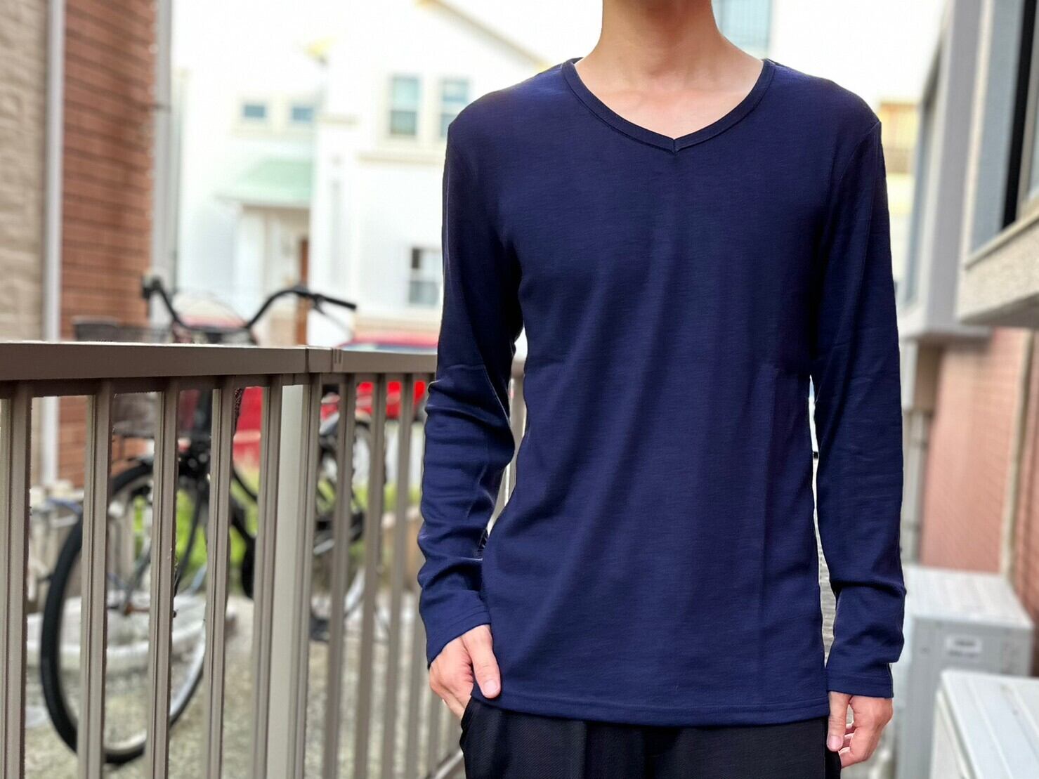 フライスカットVネックロンT NAVY