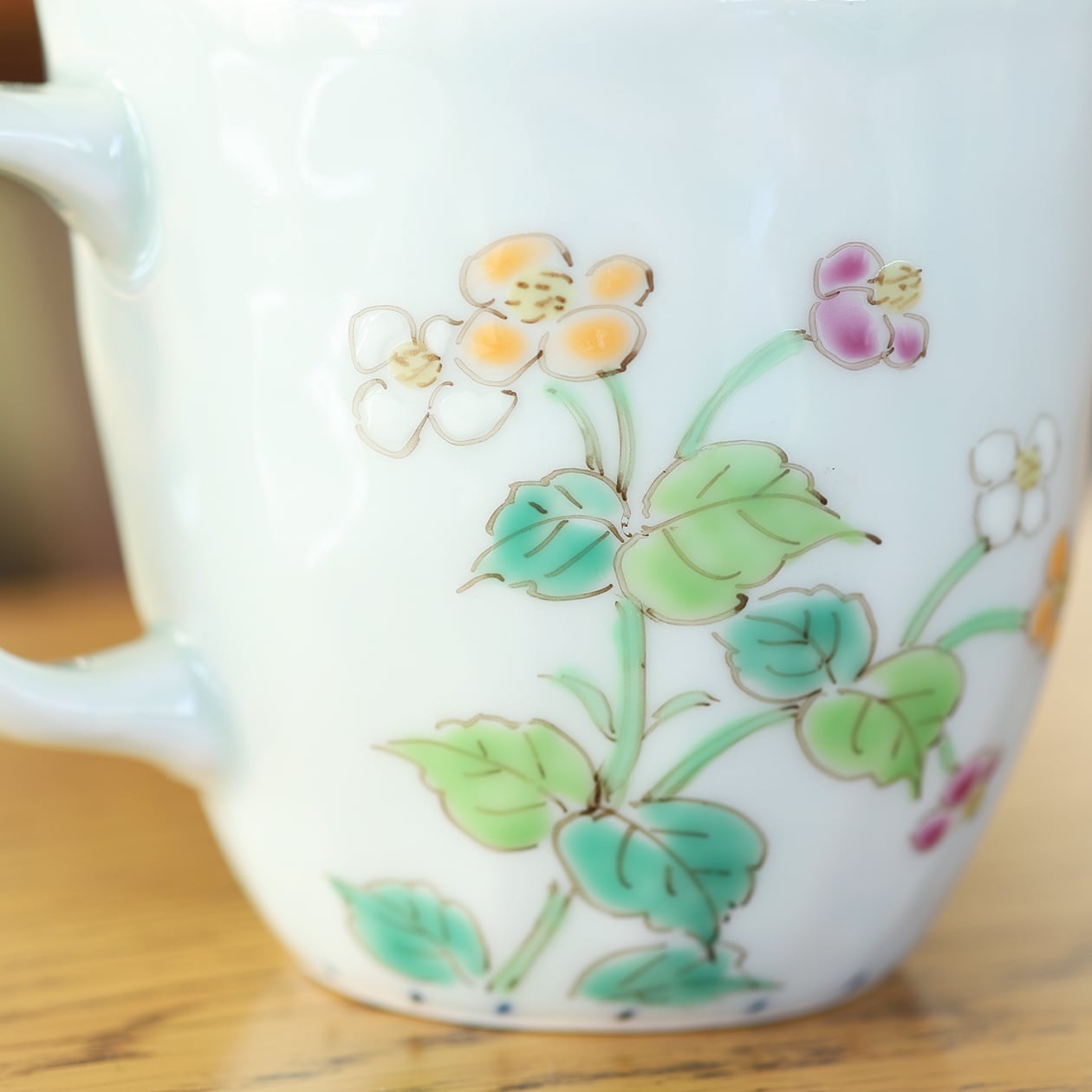 藍水「ベゴニア マグカップ(大)」 うつわ藍水 波佐見焼 | にっこう生活