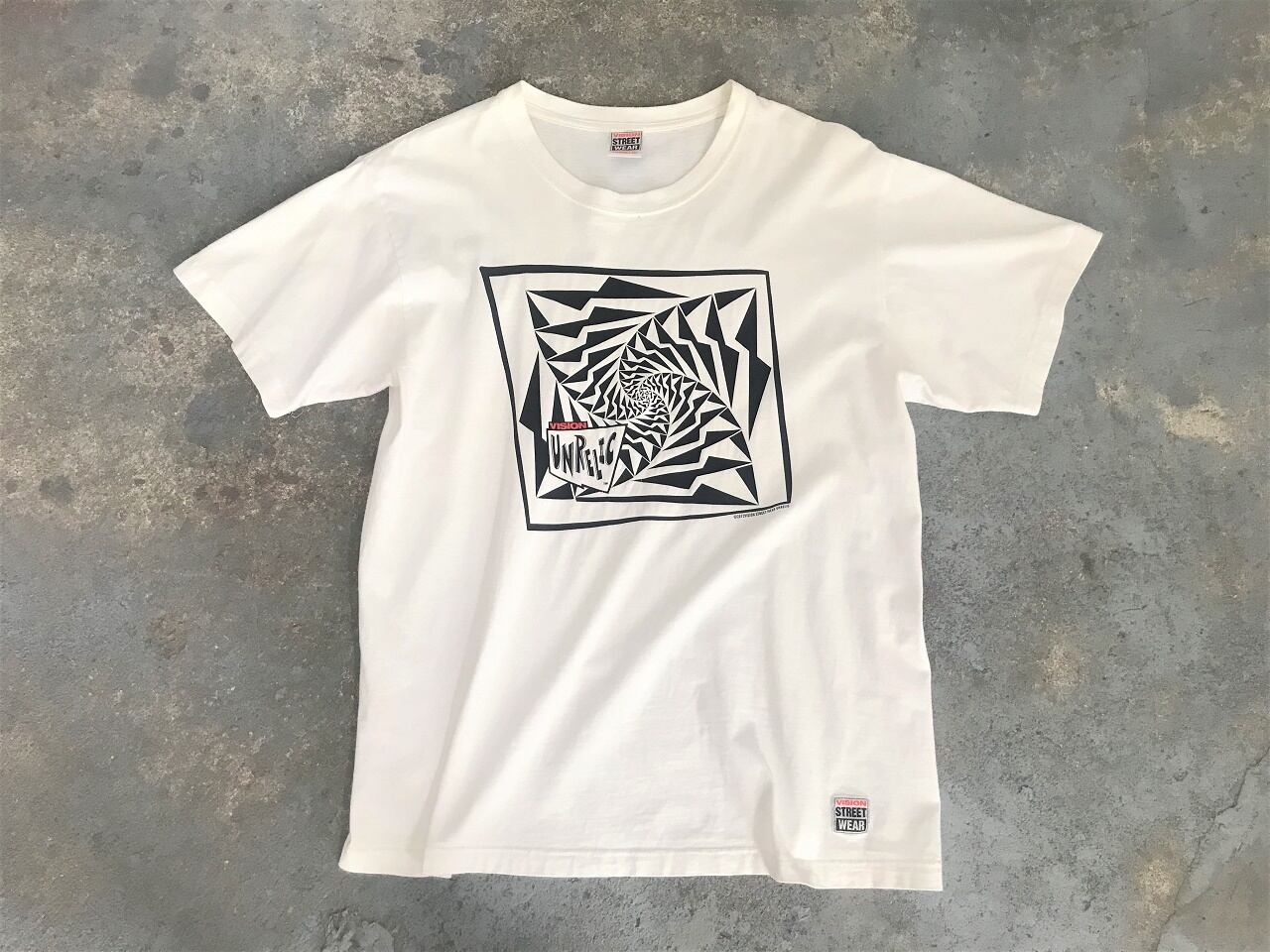 2012 VISION STREET WEAR UNRELIC GRAPHIC T-shirt
