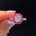 D018B レディース 指輪 人気デザイン 小花 可憐なルビーフラワーリング