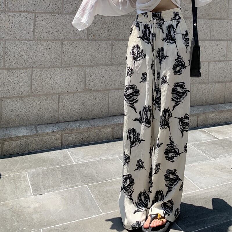 パンツ レディース ワイドパンツ ロングパンツ 柄 ロング丈 S M ストリート モード系 薄手 透け感 ウエストゴム カッコイイ かっこいい モノトーン かわいい 大人可愛い きれいめ エレガント 上品 おしゃれ お洒落 おとな ナチュラル 通勤 ガーリー OL 学生 通学 デート お出かけ 女子会 旅行 ホワイト ブラック 春 夏 花柄 10代 20代 30代 40代 韓国 韓国系 着回し 普段使い ゆったり 体型カバー コーデ 韓国ファッション 旅行 ライブ コンサート リゾート 海 送料無料
