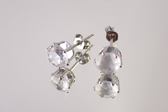 ミルキークォーツピアス　約0.90ct　[D9-41]