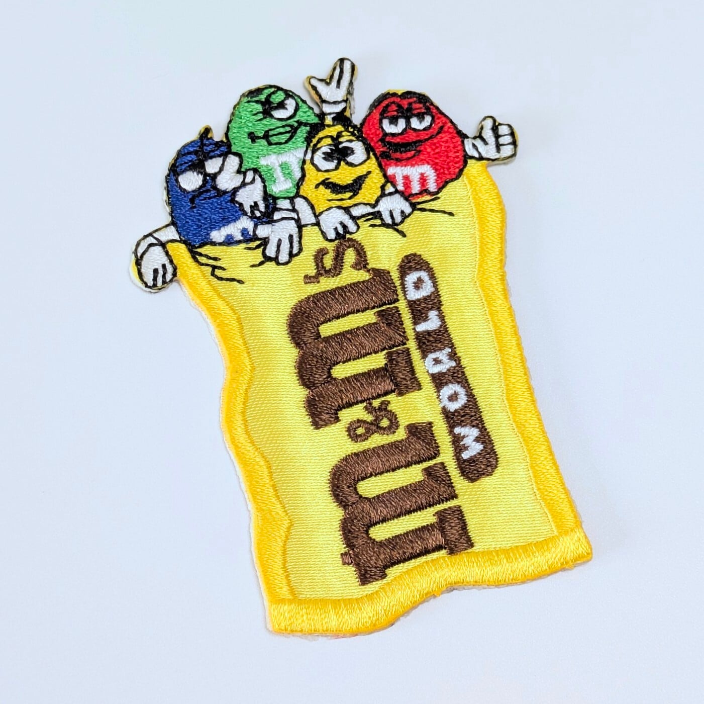 再入荷！ 送料無料！ ★刺繍アイロンワッペン★【 M&M's（エムアンドエムズ）】 〚アメリカン雑貨 アメトイ〛