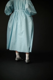 【suie】Polka dot gathered sleeve dress/ポルカドットパフスリーブワンピース(水色×青ドット)