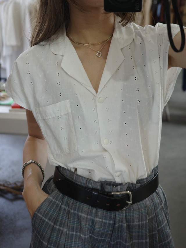 <vintage>french sleeve eyelet blouse