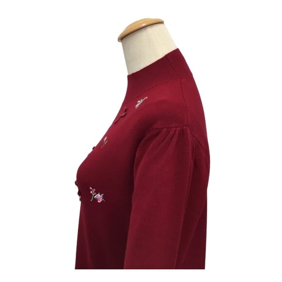 スーパービューティー ニット フラワー刺しゅう ハイネック セーター