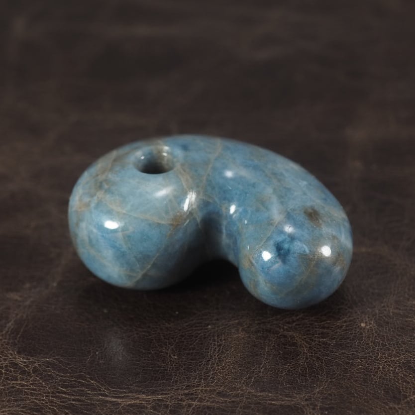 糸魚川翡翠 コン沢 青翡翠 大きめの勾玉 28.1g Itoigawa Blue Jadeite