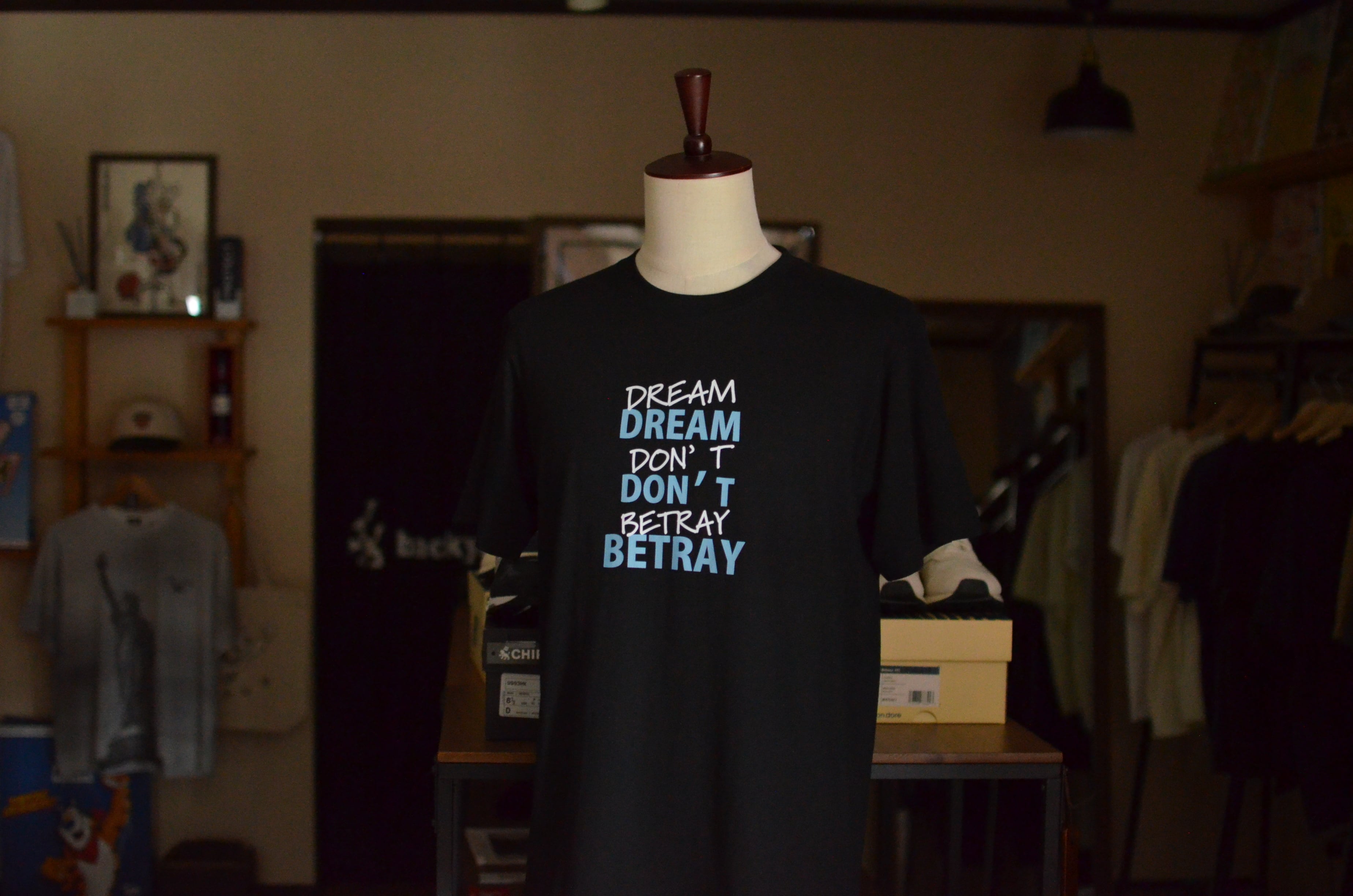 ★★★DREAM DON’T BETRAY (blue) プレゼント付き