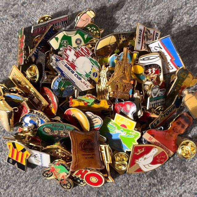 50個  フランス雑貨 ヴィンテージ  ピンバッジ ピンズ France pins  Pin badge vintage 古着 通販 リメイク ブローチ  アタッチメント付属 雑貨 2603014-2512038-3