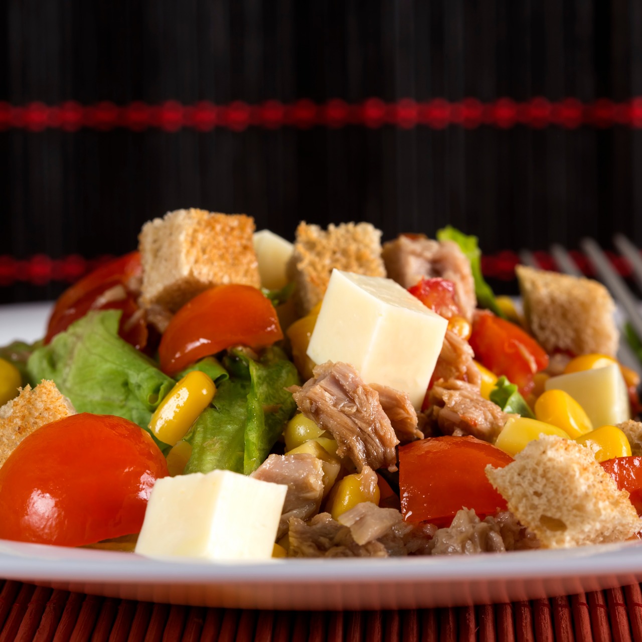 スイス産 グラスフェッド エメンタール AOP チーズ キューブ  (150g, 2cm角)｜フレッシュカット｜無添加・セルロース不使用 Swiss Grass-Fed Emmental AOP Cheese Cubes | Freshly Cut | Additive-Free & Cellulose-Free