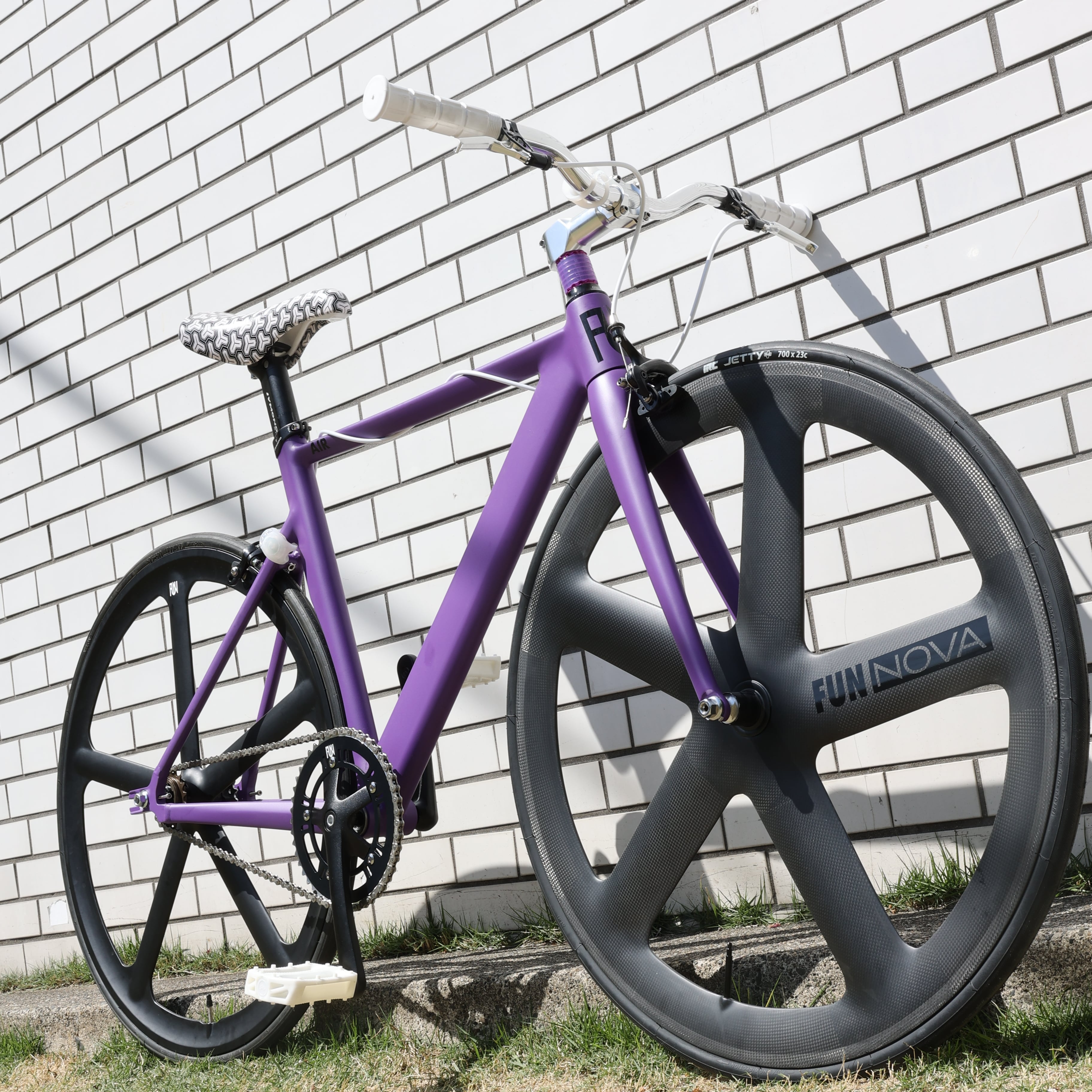 【新品】FUN 26××1.95 サイズ54 パープル 紫 ピストバイク 自転車