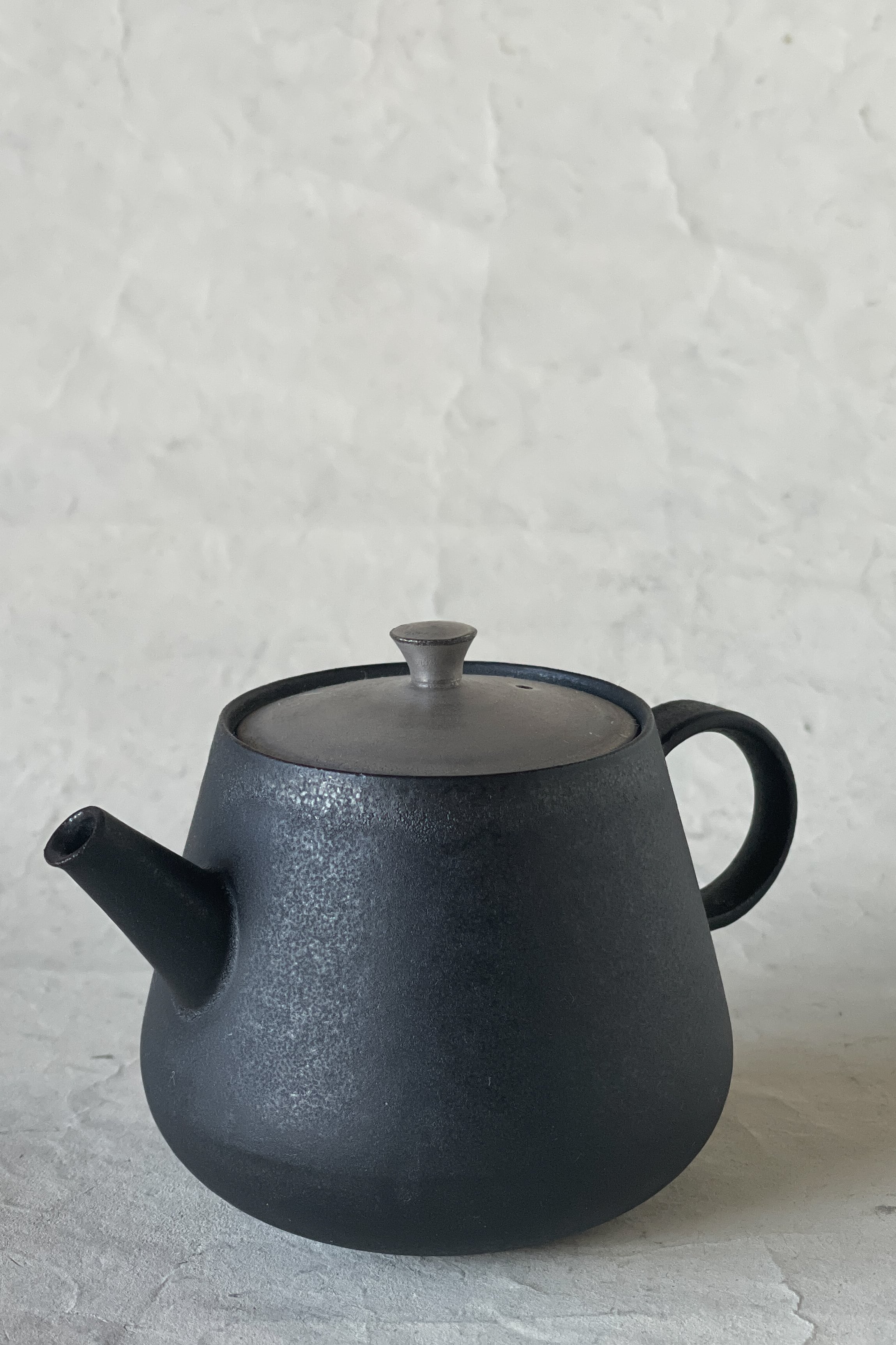 黒銀彩 茶壺 服部竜也作品 HT26_46 | web-shop MITATE