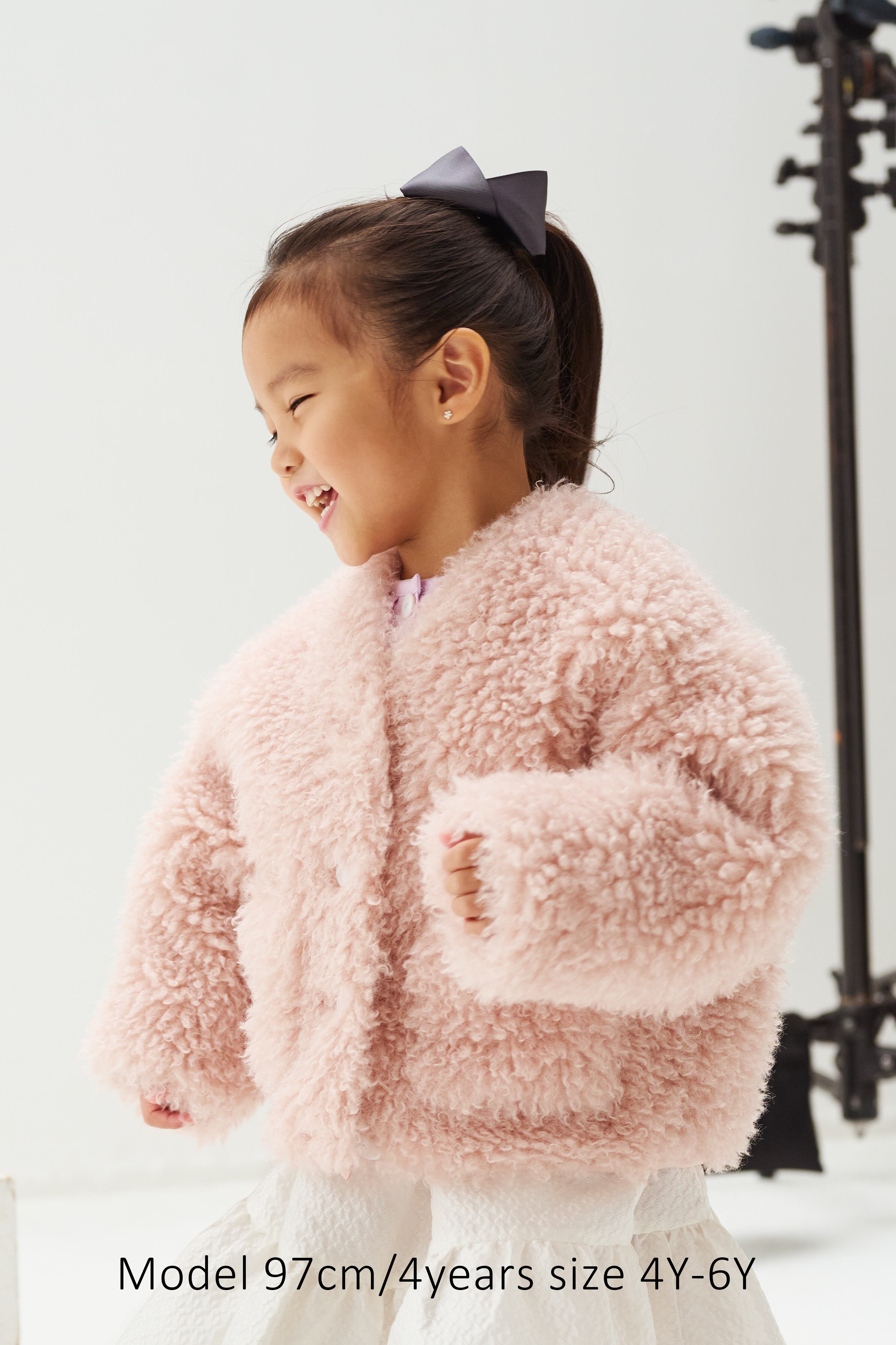 【新品・未使用】アミカキッズ　プードルファー　コート　レディース　ピンク 新品・未使用】アミカキッズ プードルファー コート レディース ピンク