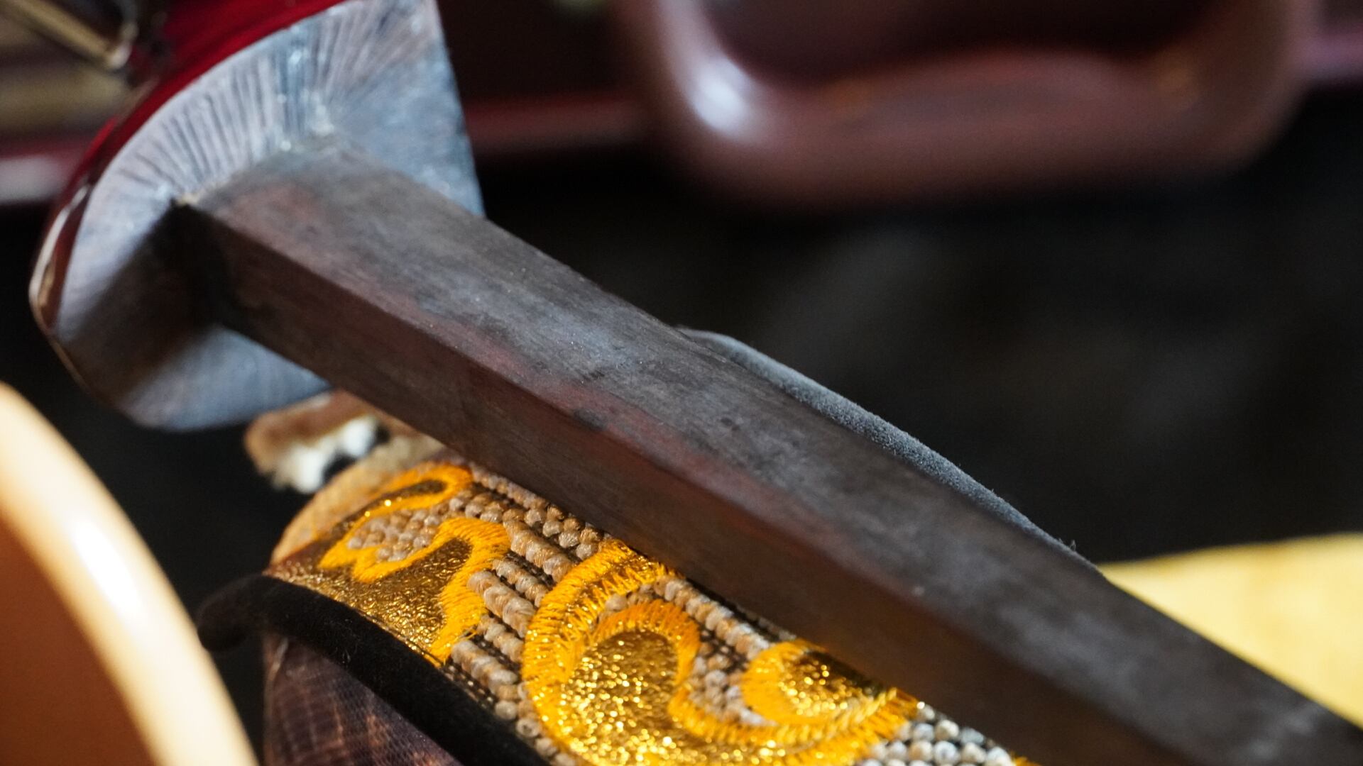 二度と出ない超貴重作です※名工銘苅氏師匠仲本三味線店作 知念大工型