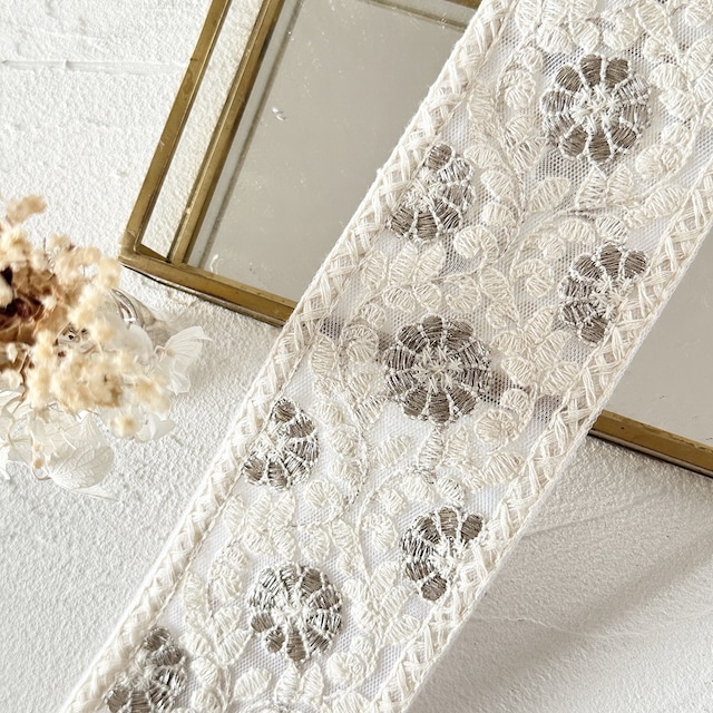 ミルキーフィズ　[アイボリー]インド刺繍リボン　3112