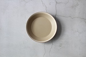 木村硝子×イイホシユミコ【Yumiko Iihoshi porcelain】 23cmプレート　dishes 230 plate (sand beige) /matte