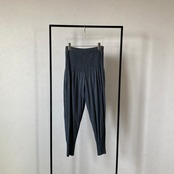 【受注予約：7月中旬入荷予定】tapered pleated 【PT】/gray