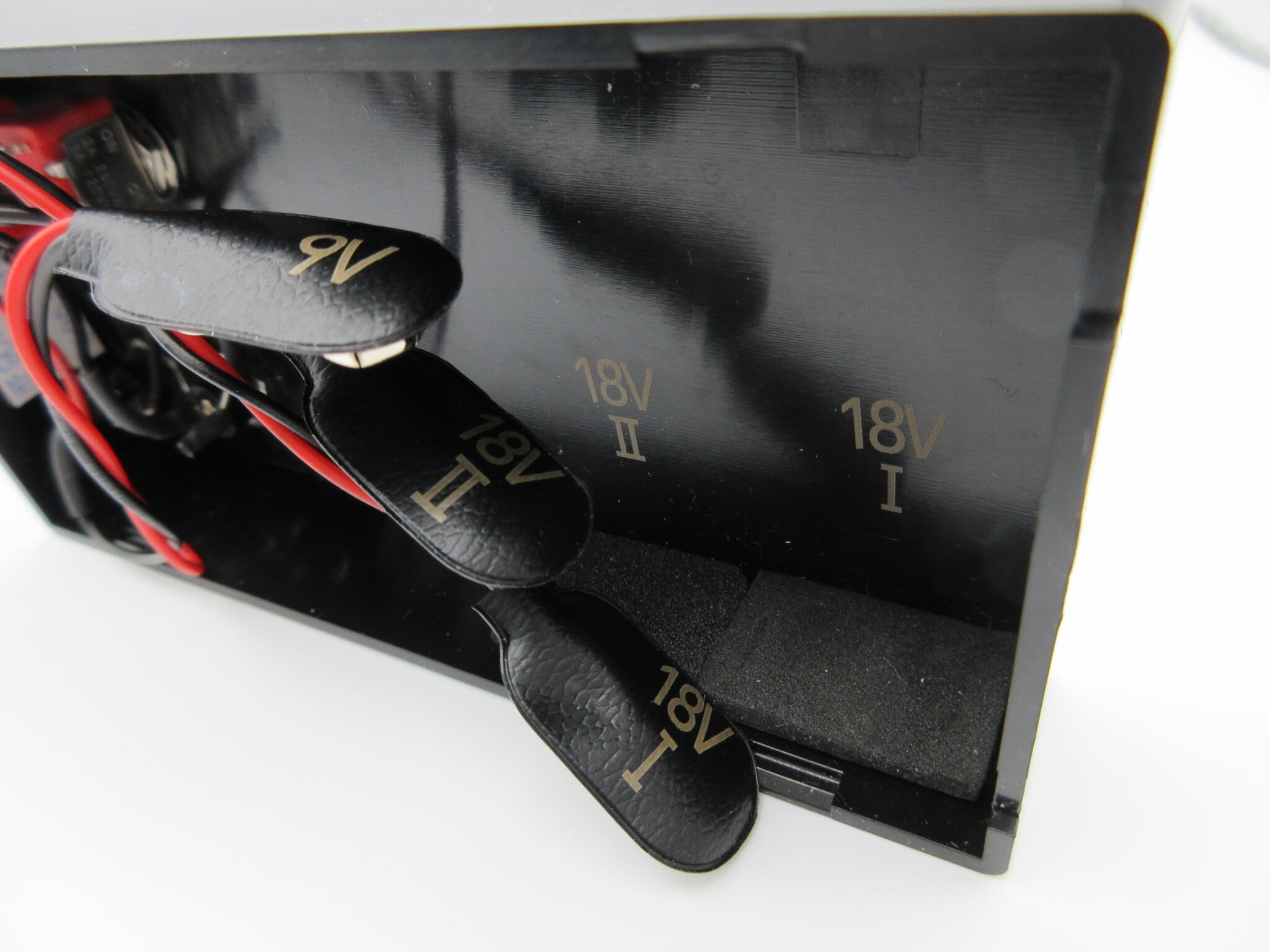 NoctiCore 18V 9V電池パワーサプライ 18V対応型 | HF GUITAR EFFECT