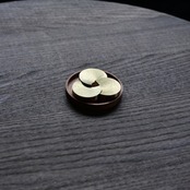 FUTAGAMI　箸置き　三つ月 :  Brass Chopstick Rest 3 Moons［2104240000］