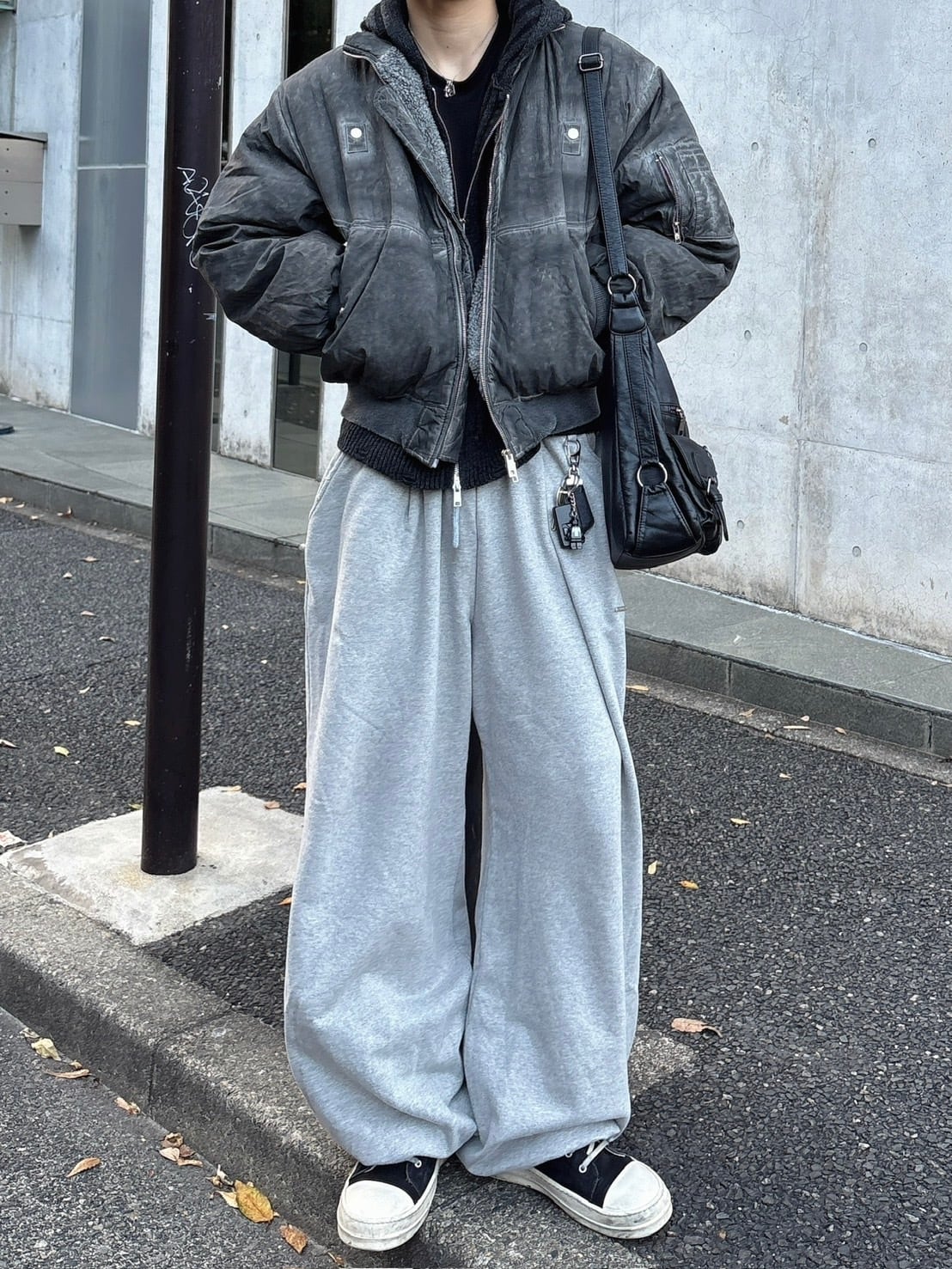 即納】RADIANT original tuck wide sweat pants | 韓国ファッション