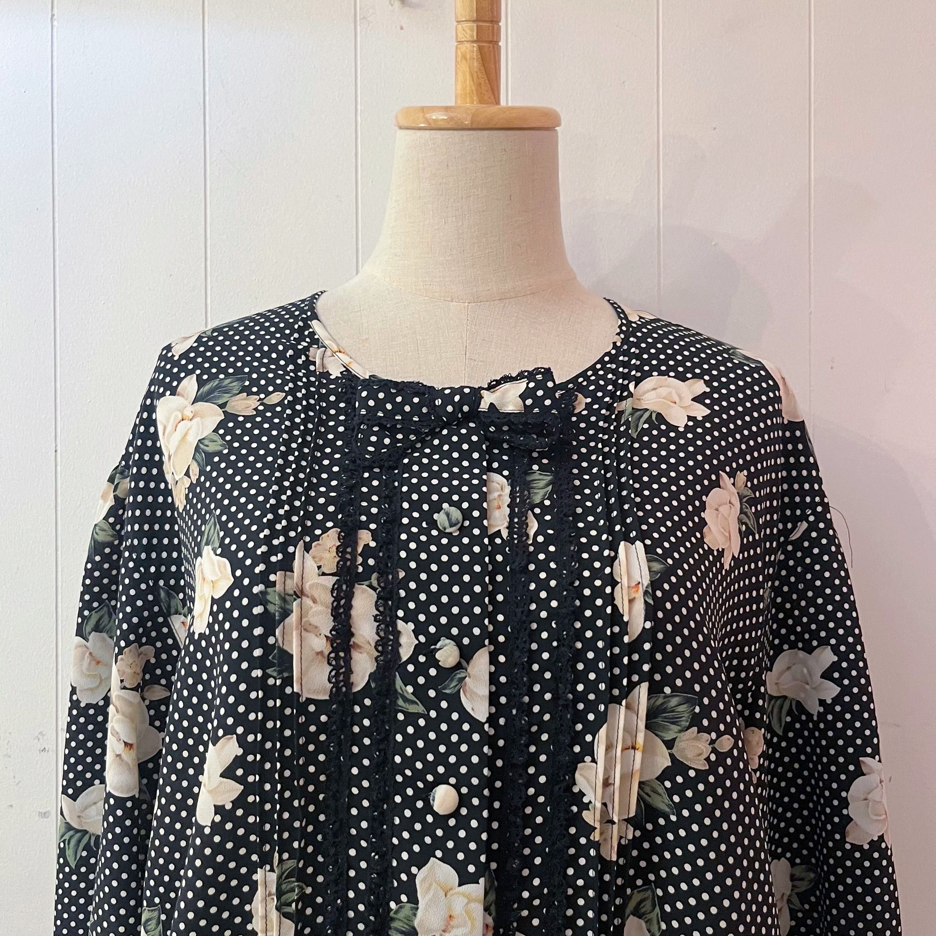 black dot flower peplum blouse