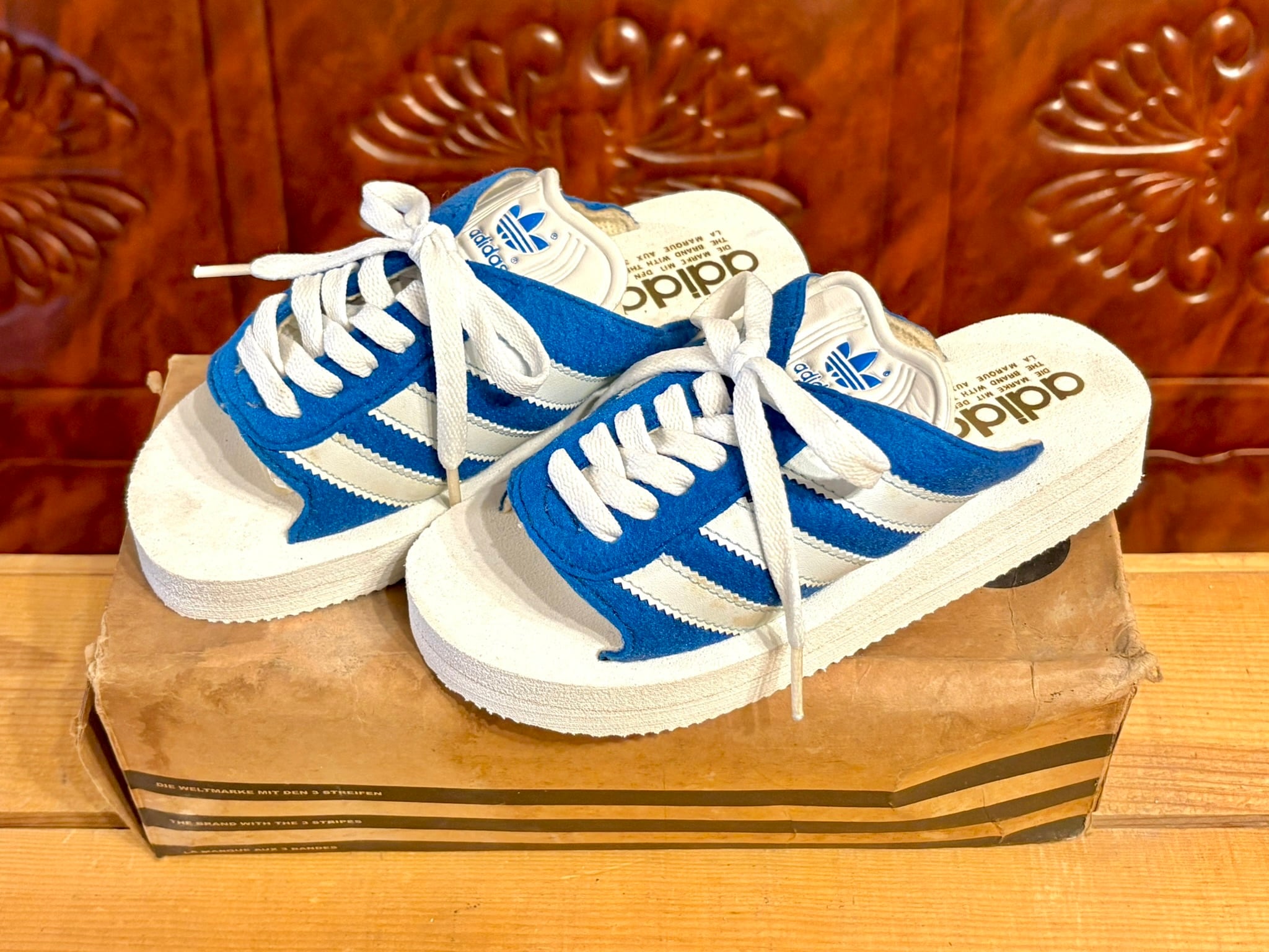 adidas（アディダス）BEACH GAZELLE（ビーチ ガゼル）4 22.5cm 青/白