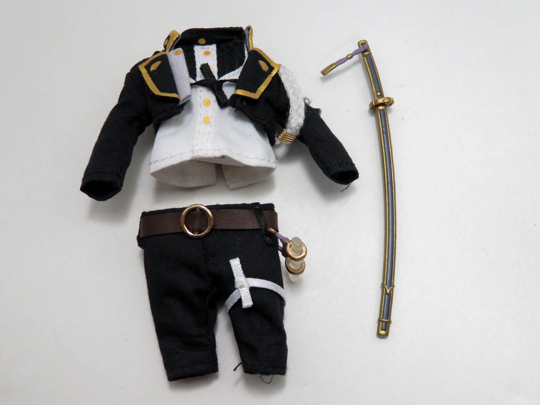 ※2(A−ランク)ねんどろいどどーる 膝丸 シャツ一体型上着 ベルト付きスラックス