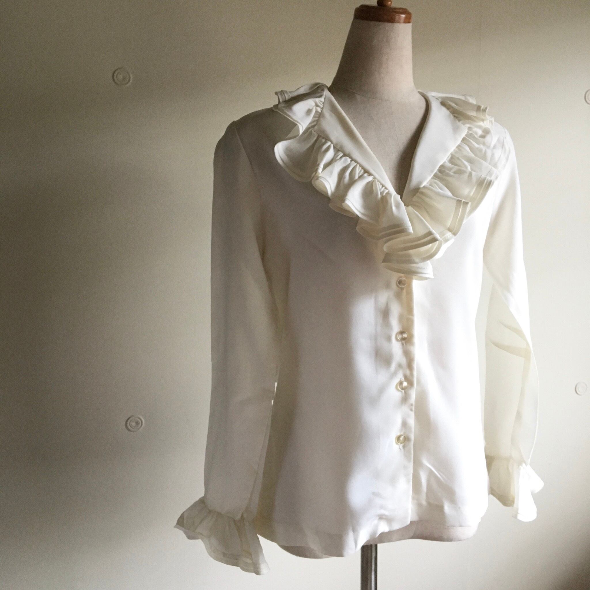 Frill blouse