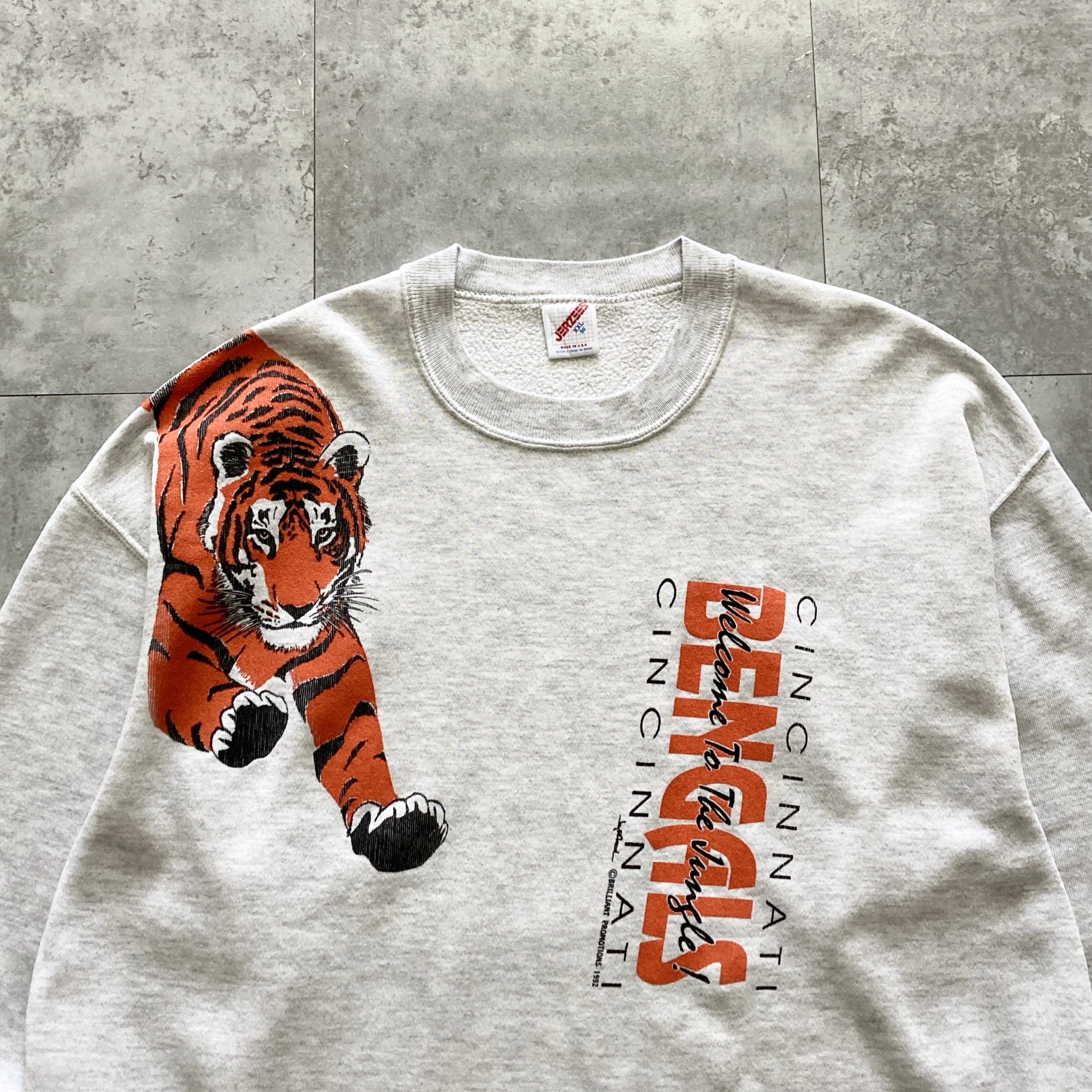 【USA製】90年代 ゴブラン織ラグマット　タペストリーホワイトタイガー虎 USA製】90s JERZEES ジャージーズ 表記XXL コピーライト1992年