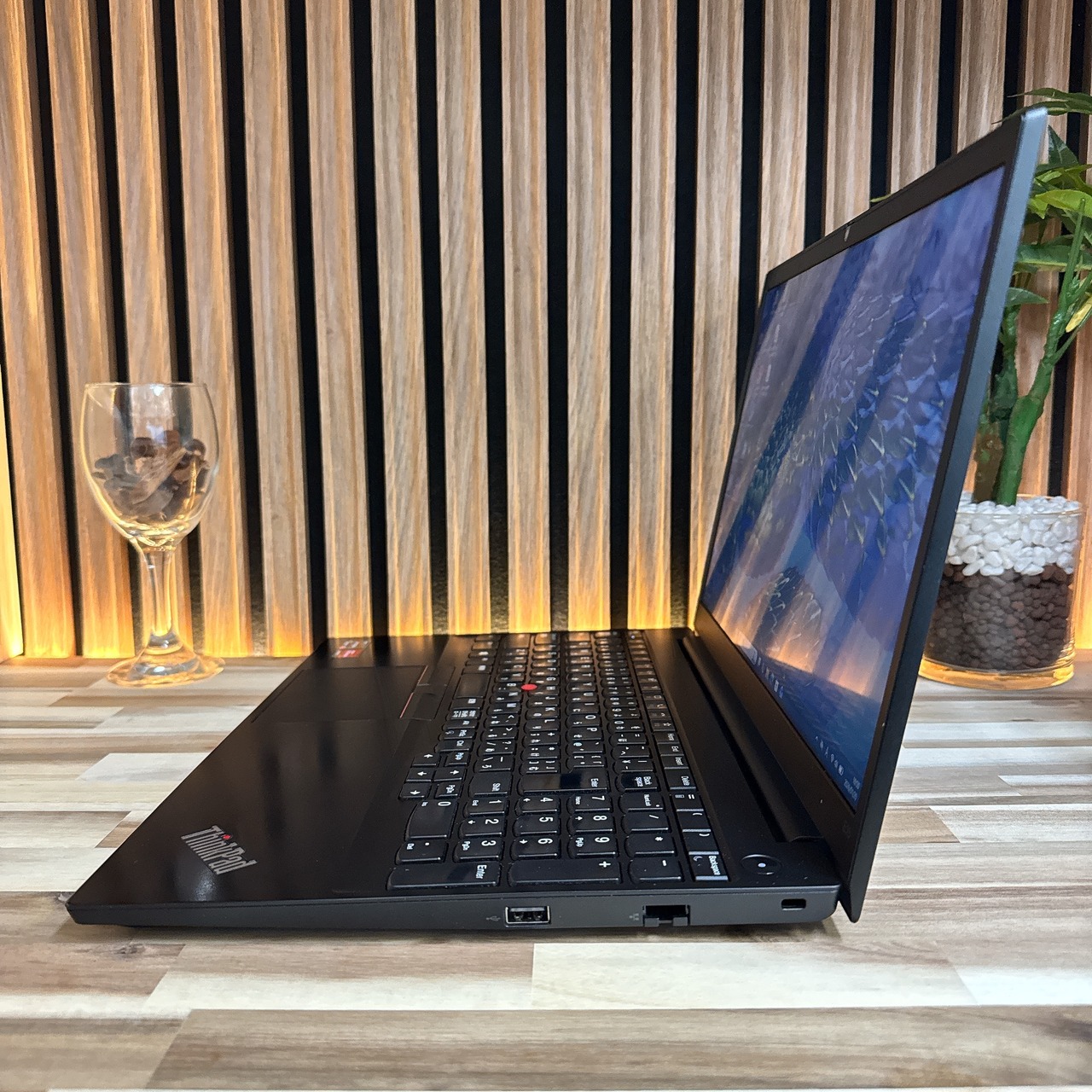 『おすすめ』Lenovo ThinkPad E15  Ryzen5  フルHD  メモリ8GB  SSD256GB ノートパソコン