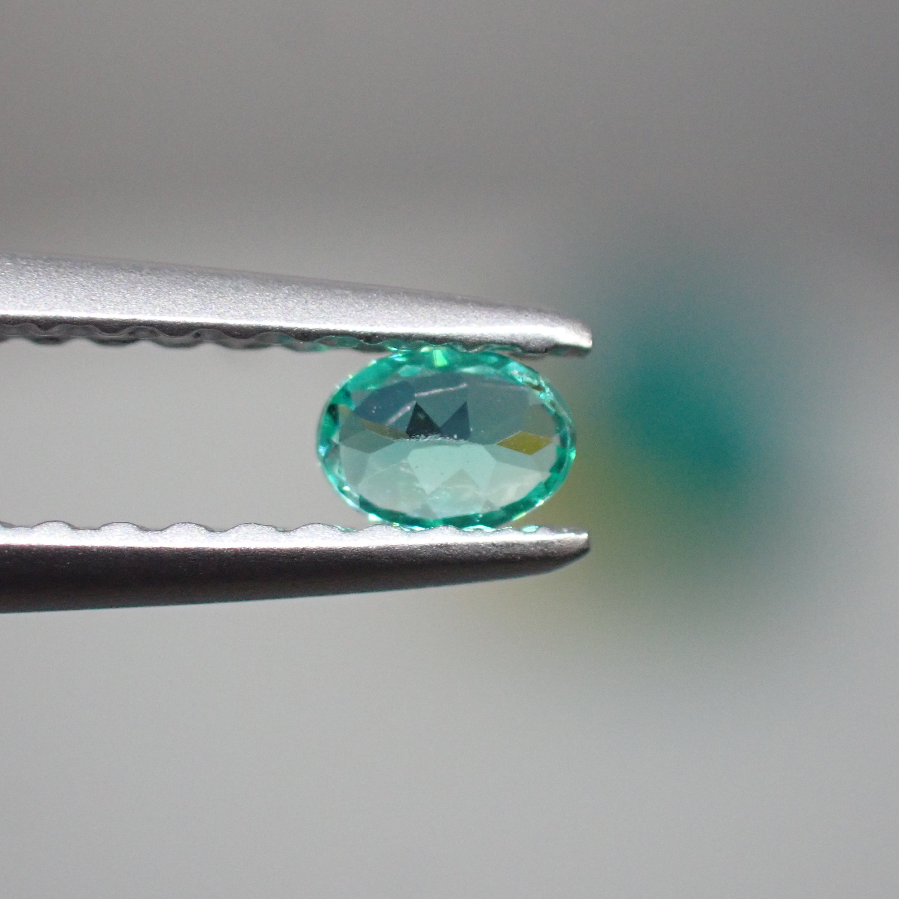 ネオン感◎美しいブルーグリーン！非加熱パライバトルマリン 0.1ct 