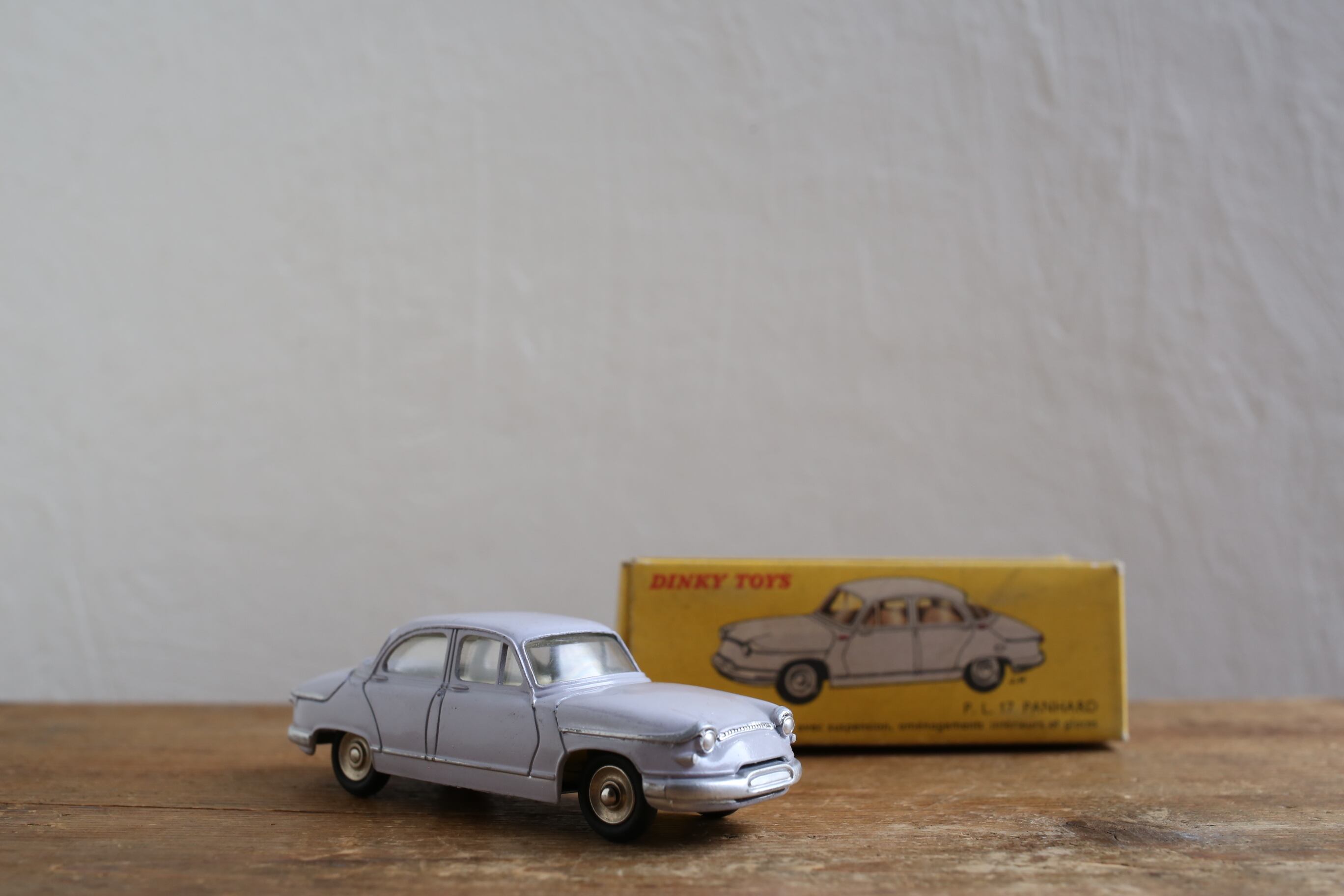 フランス DINKY TOYS ディンキートイズ MECCANO社『PANHARD PL17 No