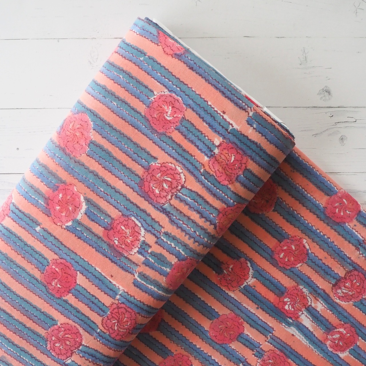 ブロックプリント生地【50cm単位】インド綿 花・ストライプ柄 ピンク×くすみブルー #27110-PK1