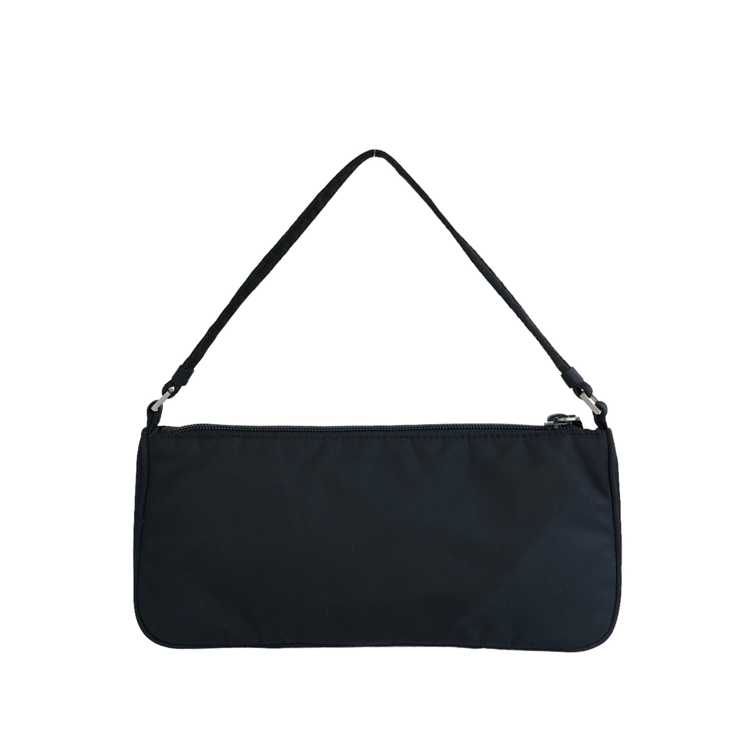 PRADA プラダ トライアングルロゴ ナイロンポーチ ポーチ ハンドバッグ PRADA プラダ Re-Nylon ポーチ リナイロン リストレット付き