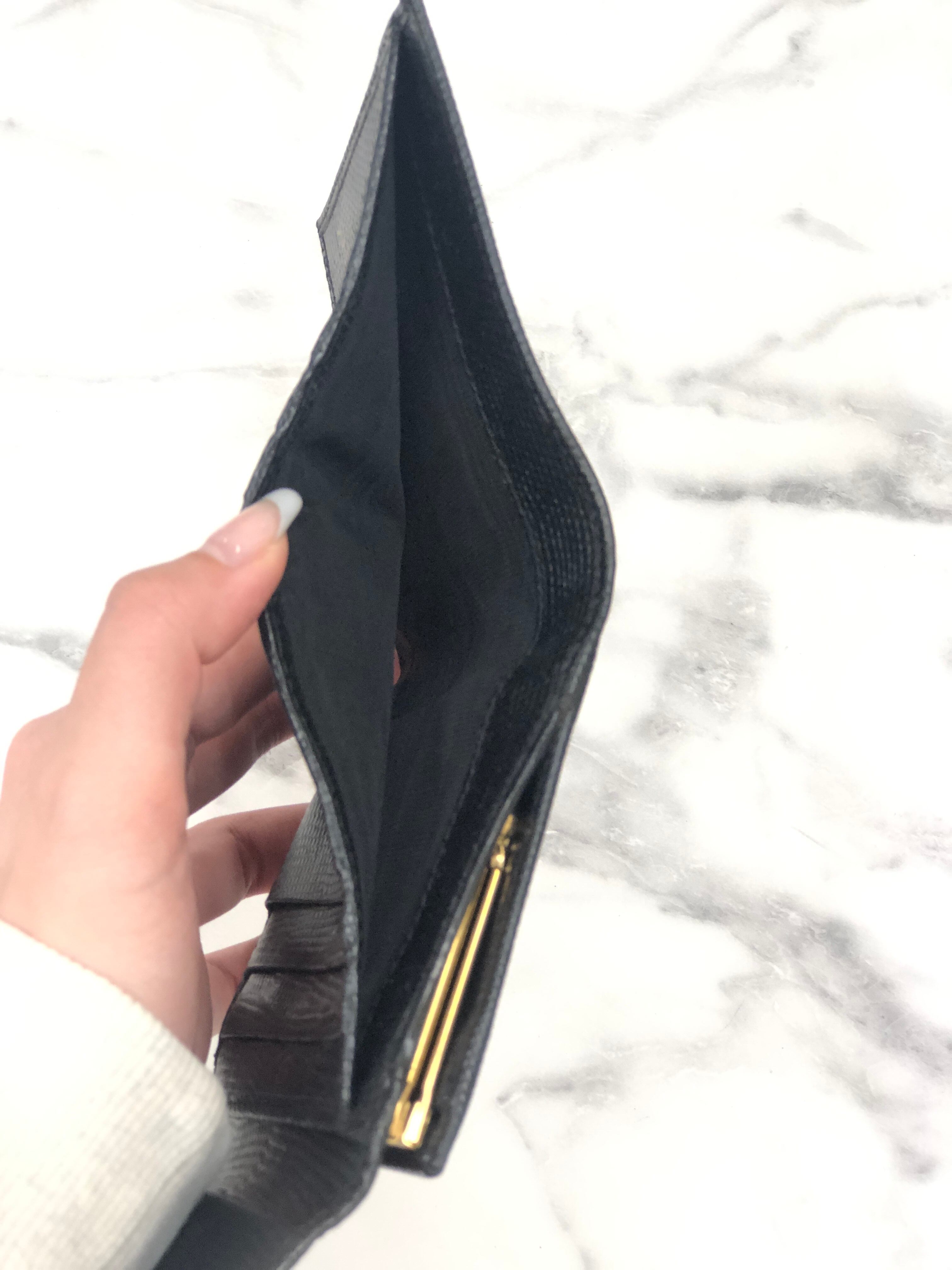 Salvatore Ferragamo サルヴァトーレ フェラガモ ヴァラリボン