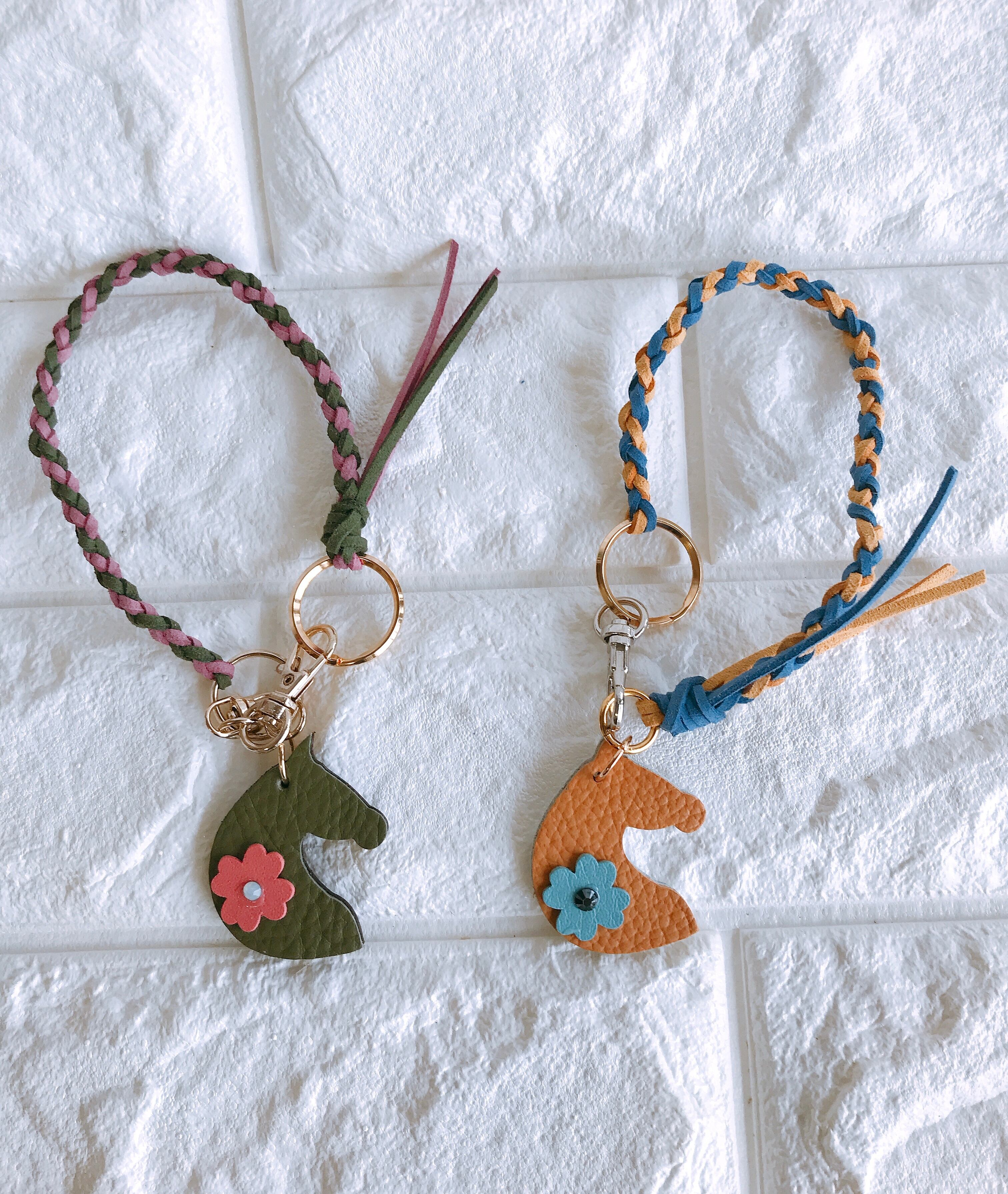 9色ホースとお花の本革バッグチャーム