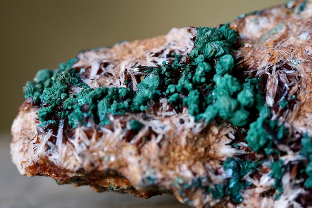 マラカイト / バライト　Malachite / Barite