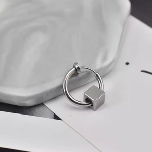 SINGLE SQUARE HOOP / PIERCED（LMU0095）