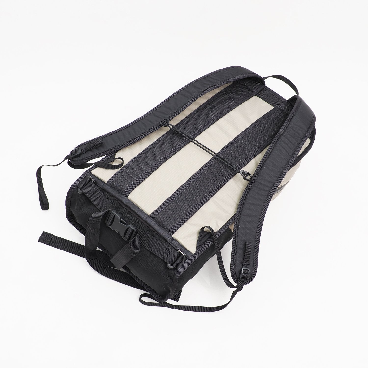 HANCHOR / LAVA Quick-access Daypack | mujina shouten | 糸島の
