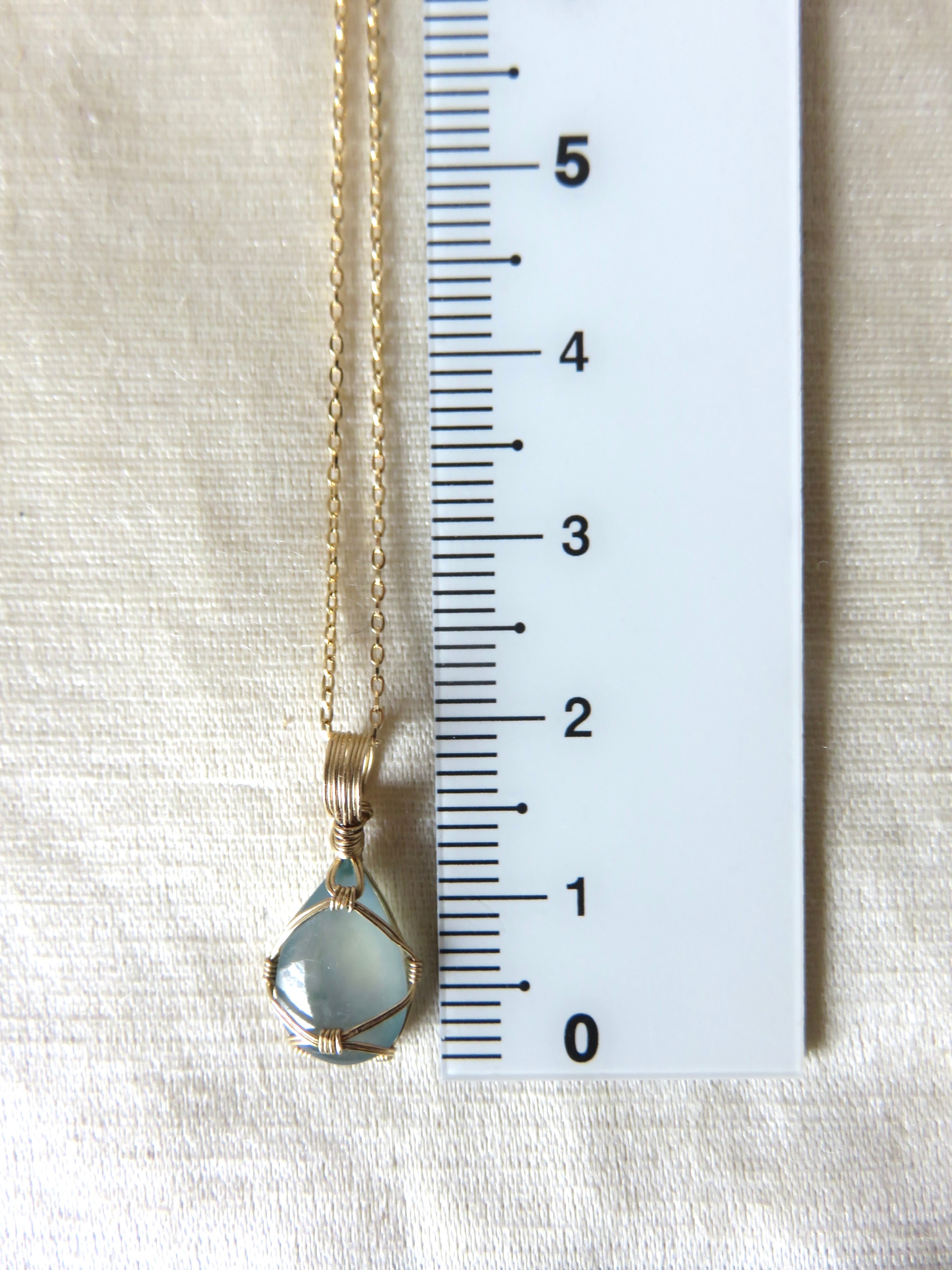 ミャンマー産青翡翠(2.2ct)女神巻きペンダントトップ | komichi ミャンマー産青翡翠(2.2ct)女神巻きペンダントトップ | komichi