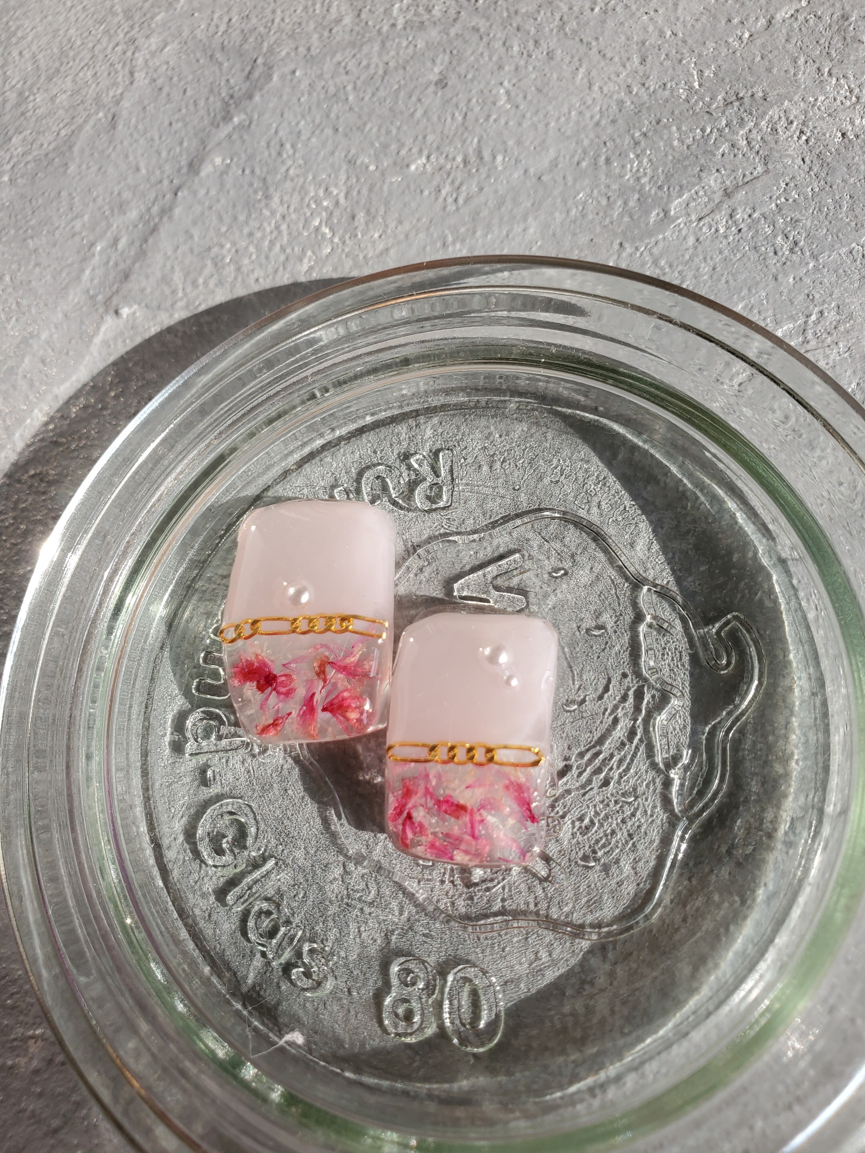 レジンアクセサリー:アゲート風ピンクのかすみ草